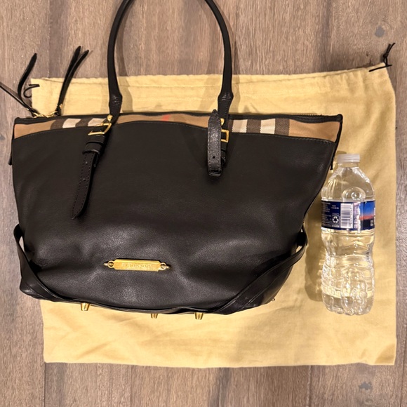 Burberry Black Leather Salisbury Tote Bag - Picture 9 of 12